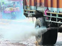 While you are sleeping: 80,000 trucks enter Delhi every night, poison on wheels