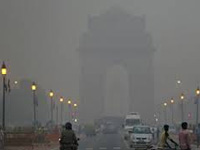India unveils 'anti-smog' gun to clear skies above Delhi to little effect