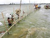 Bihar flood toll reaches 156, twins born on boat