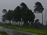 Hudhud batters AP, Odisha; 8 dead