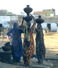 Pakistan village refuses water diversion