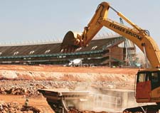 2010 World Cup revamp: squatters evicted from Jo`burg   