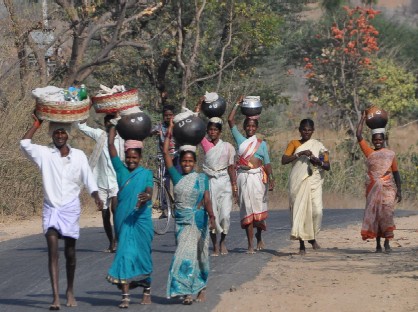 Does gender make a difference in dealing with climate shifts?