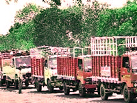 CSE sounds alarm on number of commercial vehicles entering Delhi  